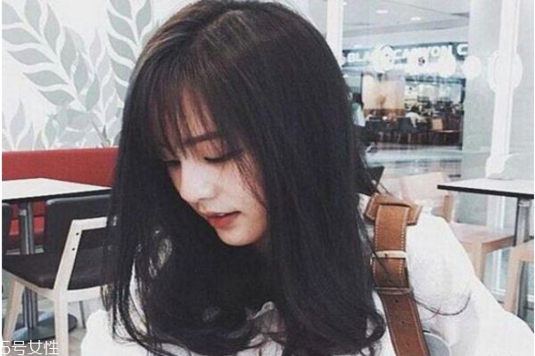 流行的新卷發(fā)發(fā)型 波浪長發(fā)圖片 流行的新卷發(fā)發(fā)型 波浪長發(fā)圖片