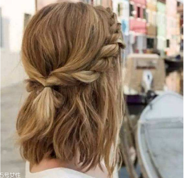 長卷發(fā)怎么編發(fā)好看 長卷發(fā)扎發(fā)教程 長卷發(fā)怎么編發(fā)好看 長卷發(fā)扎發(fā)教程