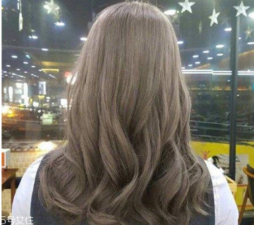 流行的新卷發(fā)發(fā)型 波浪長發(fā)圖片 流行的新卷發(fā)發(fā)型 波浪長發(fā)圖片