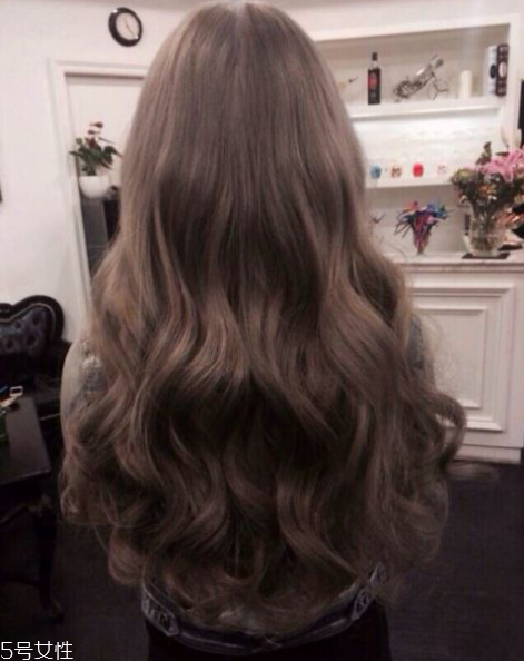 流行的新卷發(fā)發(fā)型 波浪長發(fā)圖片 流行的新卷發(fā)發(fā)型 波浪長發(fā)圖片
