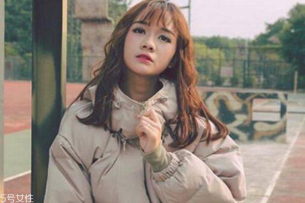 流行的新卷發(fā)發(fā)型 波浪長發(fā)圖片 流行的新卷發(fā)發(fā)型 波浪長發(fā)圖片