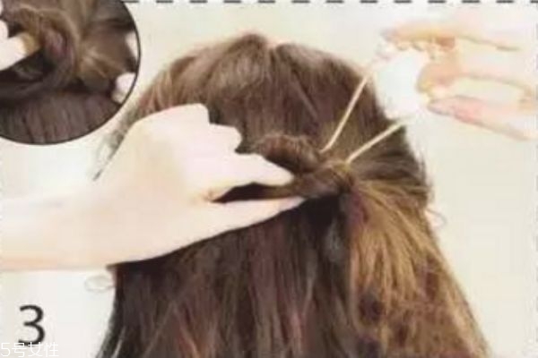 長卷發(fā)怎么編發(fā)好看 長卷發(fā)扎發(fā)教程 長卷發(fā)怎么編發(fā)好看 長卷發(fā)扎發(fā)教程