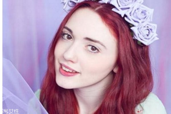 2019長(zhǎng)卷發(fā)發(fā)色 女神必備長(zhǎng)卷發(fā)發(fā)型