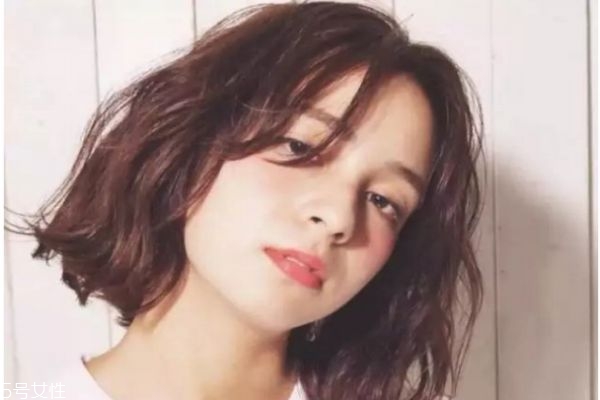 流行的新卷發(fā)發(fā)型 波浪長發(fā)圖片 流行的新卷發(fā)發(fā)型 波浪長發(fā)圖片