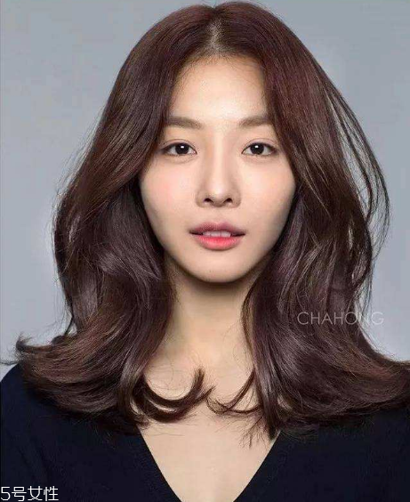 長(zhǎng)寬臉適合什么發(fā)型 長(zhǎng)寬臉女生適合的發(fā)型 長(zhǎng)寬臉適合什么發(fā)型 長(zhǎng)寬臉女生適合的發(fā)型