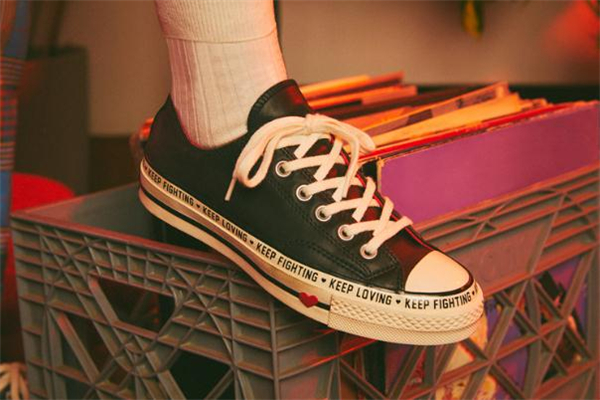 2019匡威情人節(jié)限定多少錢 炒賣價遠(yuǎn)高于原價