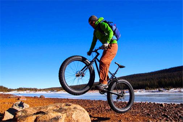 騎行對(duì)腰間盤(pán)有影響嗎 要注意姿勢(shì)