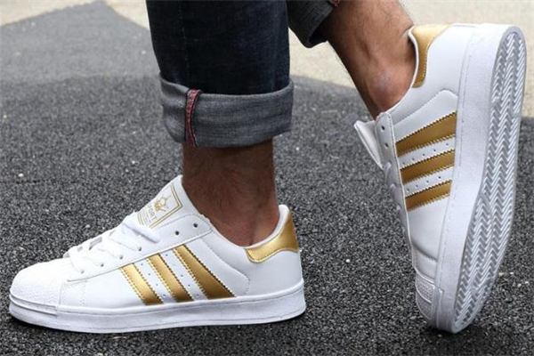 斯凱奇和阿迪達斯哪個舒服 技術差別很大 斯凱奇和阿迪達斯哪個舒服 技術差別很大