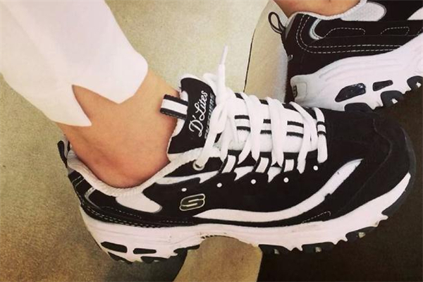 斯凱奇和阿迪達斯哪個舒服 技術差別很大 斯凱奇和阿迪達斯哪個舒服 技術差別很大