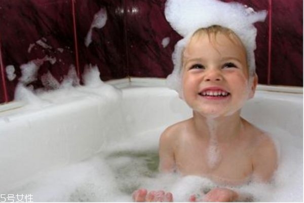 冬天每天洗澡的壞處 冬天最科學(xué)的洗澡時間