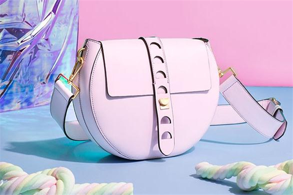 coccinelle和mk哪個好 前者性價比更高 coccinelle和mk哪個好 前者性價比更高