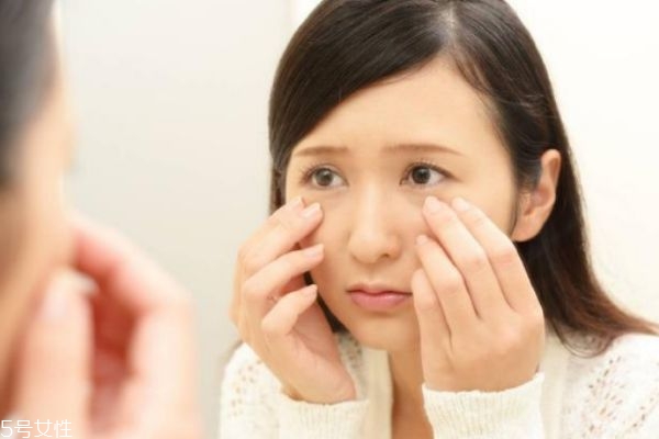 干性皮膚用什么護(hù)膚品 補水口碑最好的護(hù)膚品推薦