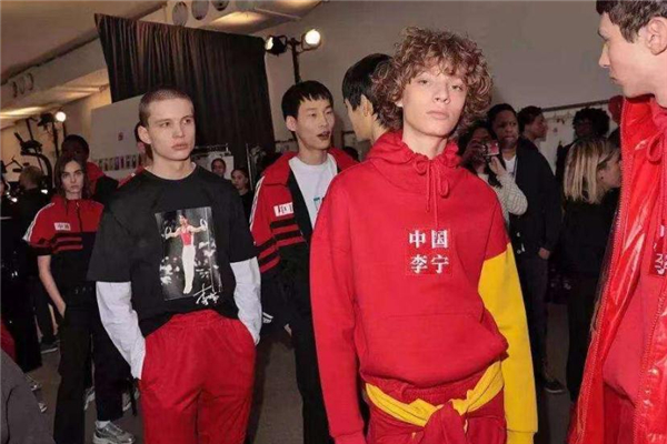 李寧是哪里的品牌 國產(chǎn)運(yùn)動鞋的王牌