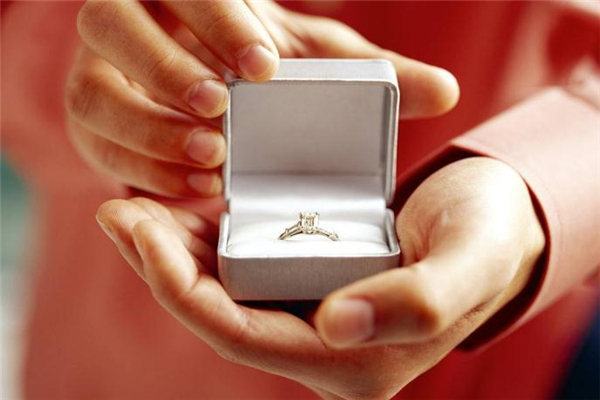 30分鉆戒一般多少錢 價位比較適中