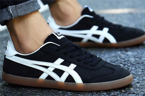 鬼冢虎和新百倫哪個(gè)好 都是頂級(jí)跑鞋品牌