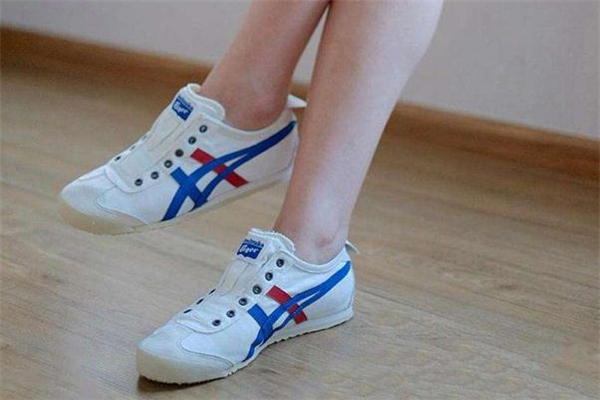 鬼?；⒑托掳賯惸膫€(gè)好 都是頂級(jí)跑鞋品牌