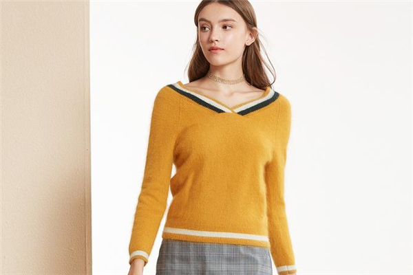 什么顏色毛衣顯皮膚白 選對(duì)顏色白一個(gè)度