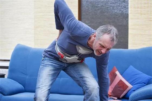 老年人如何保護脊椎?兩招輕松搞定