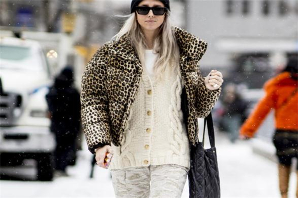 針織開衫如何搭配 開春必備單品 針織開衫如何搭配 開春必備單品