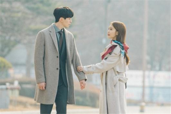 職場女性穿衣搭配技巧 跟著韓劇學穿搭