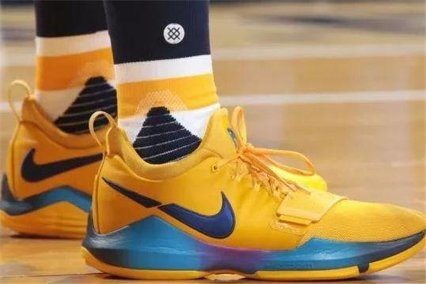 500元左右的實戰(zhàn)籃球鞋推薦 顏值和技術(shù)并存