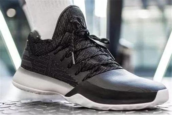 500元左右的實戰(zhàn)籃球鞋推薦 顏值和技術(shù)并存