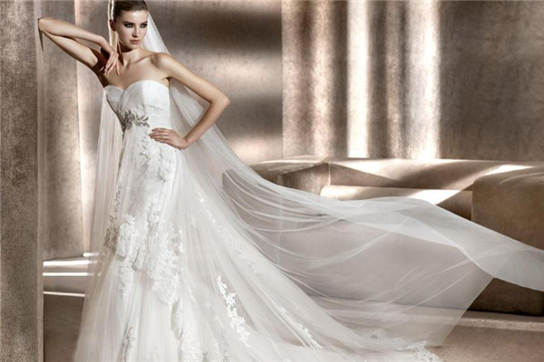 婚紗是買的好還是租的好 婚紗要準備幾套