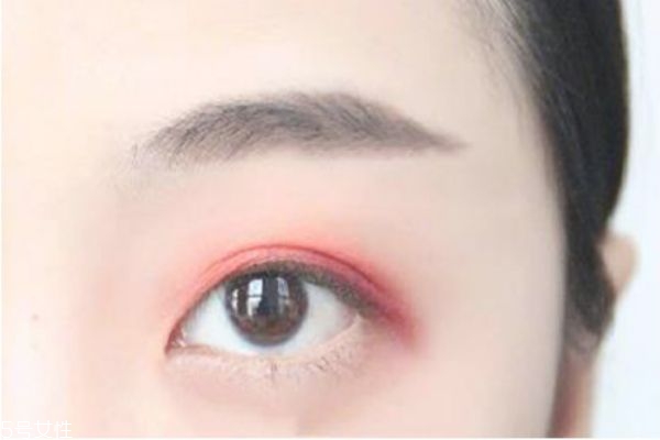 雙色眼影怎么畫(huà) 教你雙色眼影畫(huà)法
