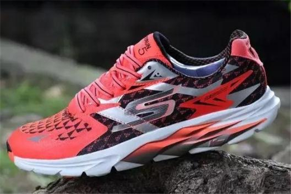 500元左右的跑鞋推薦 性價(jià)比超高