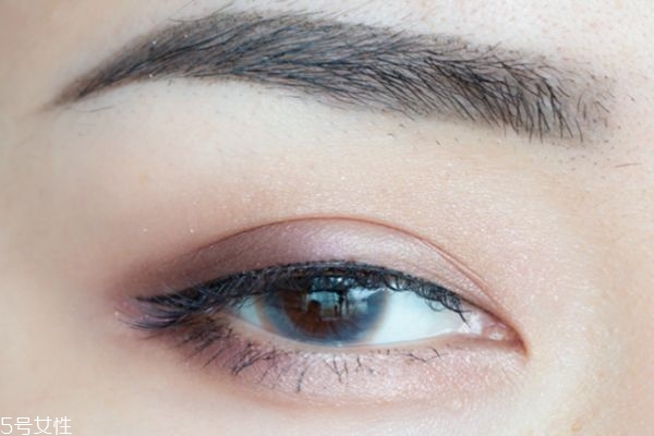 lunasol雙色眼影盤有哪些顏色 lunasol雙色眼影畫(huà)法