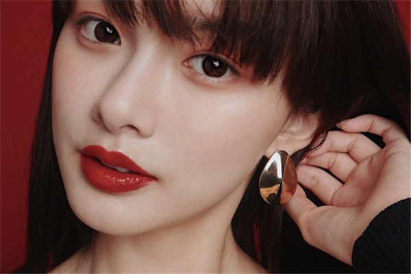 雅詩蘭黛金管305口紅多少錢 升級(jí)金管口紅