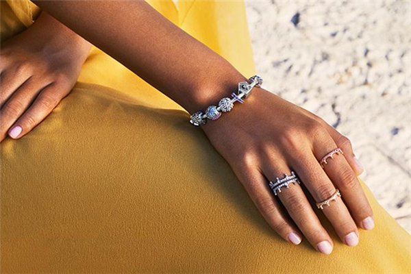 潘多拉皇冠戒指的寓意 做自己的女王 潘多拉皇冠戒指的寓意 做自己的女王