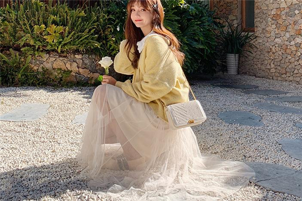 紗裙發(fā)黃怎么處理 黃漬輕松去除