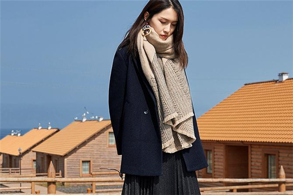 藏青色配什么顏色好看 深色淺色都能搭 藏青色配什么顏色好看 深色淺色都能搭