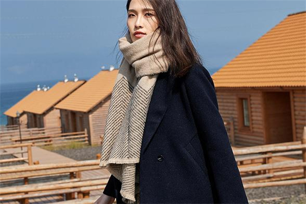 藏青色配什么顏色好看 深色淺色都能搭 藏青色配什么顏色好看 深色淺色都能搭