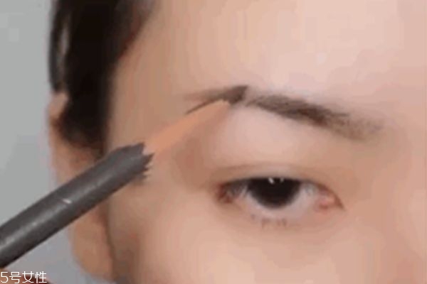 細(xì)長(zhǎng)眉毛怎么畫(huà) 細(xì)眉毛畫(huà)法圖解 細(xì)長(zhǎng)眉毛怎么畫(huà) 細(xì)眉毛畫(huà)法圖解