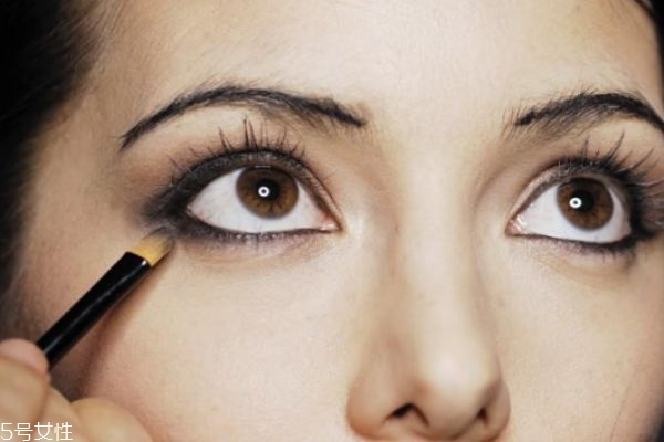 初學(xué)者自己怎么畫(huà)眼線(xiàn) 超簡(jiǎn)單眼線(xiàn)畫(huà)法