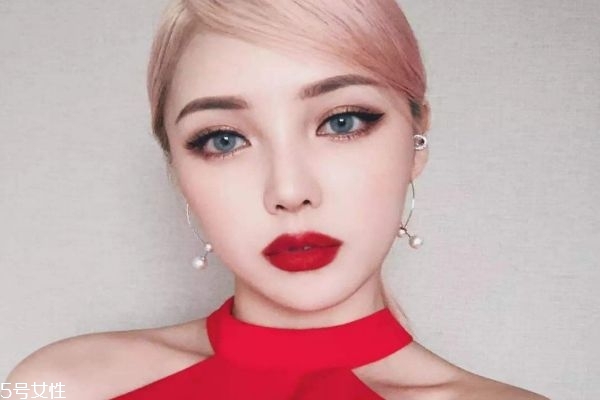 特殊化妝技巧有哪些 化妝實用小技巧 特殊化妝技巧有哪些 化妝實用小技巧