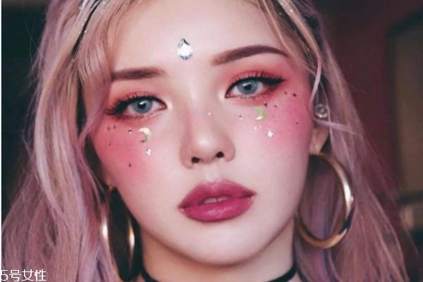 特殊化妝技巧有哪些 化妝實用小技巧 特殊化妝技巧有哪些 化妝實用小技巧