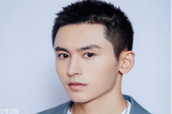 臉胖的男生適合什么發(fā)型 適合男生的發(fā)型 臉胖的男生適合什么發(fā)型 適合男生的發(fā)型