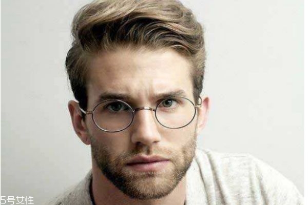 臉胖的男生適合什么發(fā)型 適合男生的發(fā)型 臉胖的男生適合什么發(fā)型 適合男生的發(fā)型