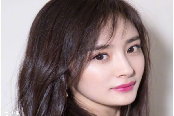 瓜子臉大額頭適合什么發(fā)型 長(zhǎng)臉大額頭女生適合發(fā)型 瓜子臉大額頭適合什么發(fā)型 長(zhǎng)臉大額頭女生適合發(fā)型