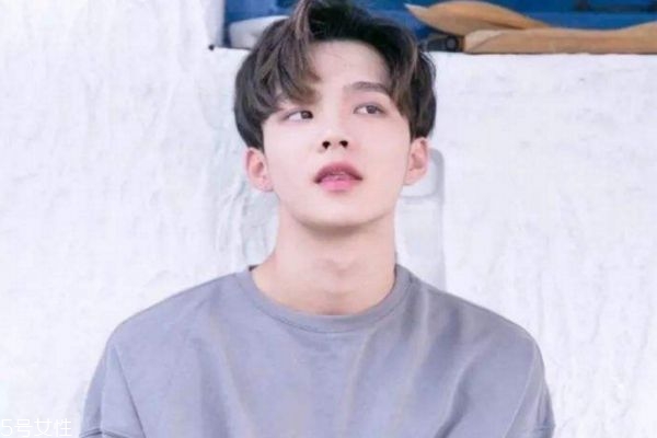 臉胖的男生適合什么發(fā)型 適合男生的發(fā)型 臉胖的男生適合什么發(fā)型 適合男生的發(fā)型