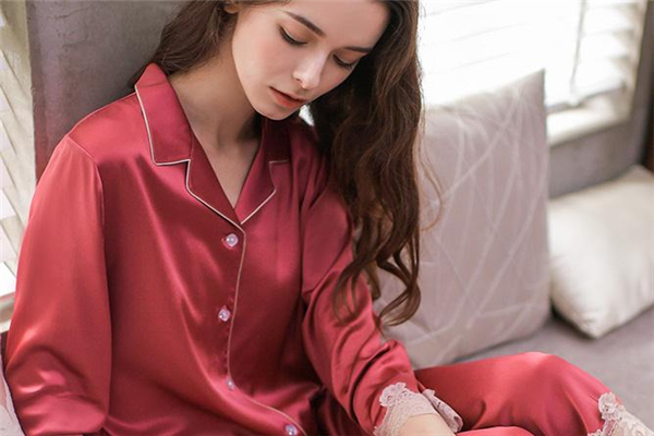 真絲睡衣容易皺怎么辦 是正?，F象