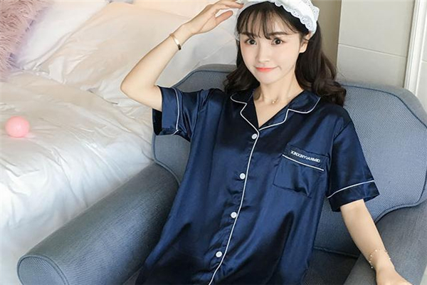 真絲睡衣一般要多少錢(qián) 看睡衣檔次