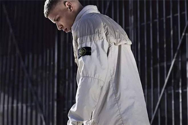 stone island是哪個國家的牌子 明星瘋狂帶貨的潮牌 stone island是哪個國家的牌子 明星瘋狂帶貨的潮牌