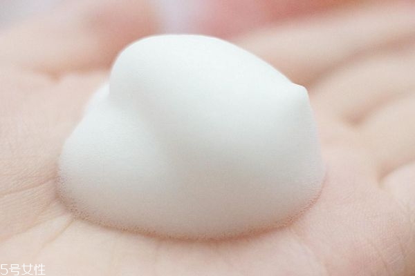 潔面慕斯可以天天用嗎 潔面慕斯能不能天天用 潔面慕斯可以天天用嗎 潔面慕斯能不能天天用