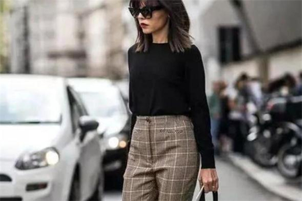 格子褲配什么衣服好看 展現(xiàn)你的氣質(zhì)美 格子褲配什么衣服好看 展現(xiàn)你的氣質(zhì)美