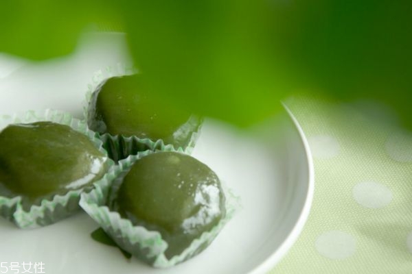 青團怎么做 網(wǎng)紅青團的做法 青團怎么做 網(wǎng)紅青團的做法