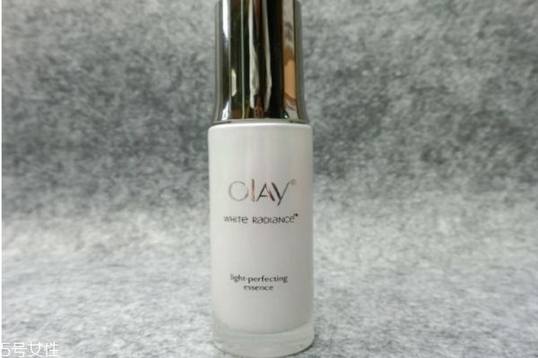 精華液什么年齡開始用 精華液適合什么年齡的人用 精華液什么年齡開始用 精華液適合什么年齡的人用